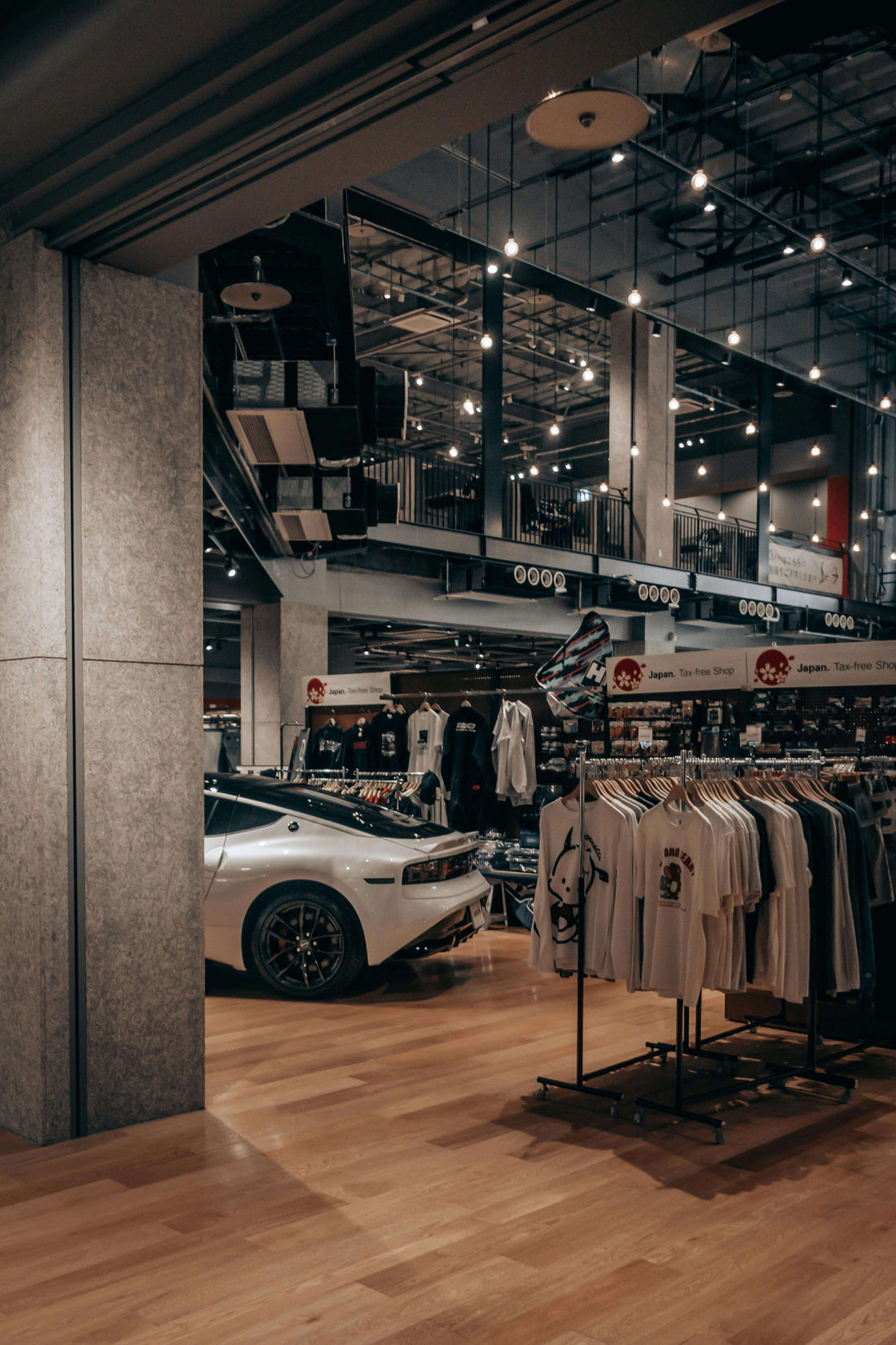 From Mirrors to Digital: The Evolution of Try-On Technology